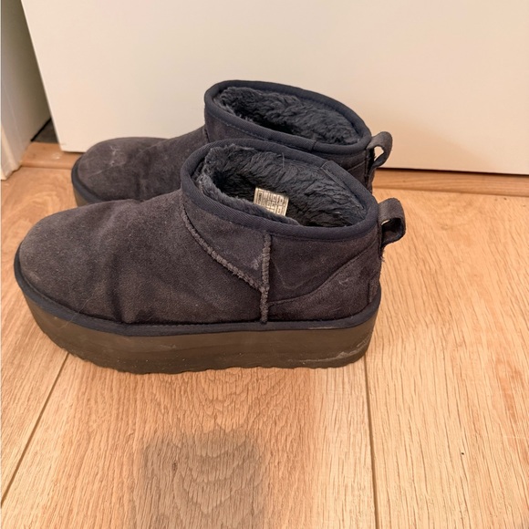 UGG Ultra Mini Platform in Eve Blue - Picture 3 of 6
